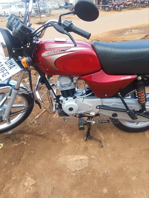 Bajaj Boxer 100 2025 Red