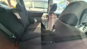 Toyota Noah 2010 Silver