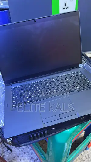 New Laptop Dell Latitude 5300 8GB Intel Core i7 SSHD (Hybrid) 256GB