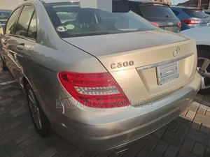 Mercedes-Benz C200 2015 Gold