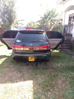 Toyota Vista 2000 Green