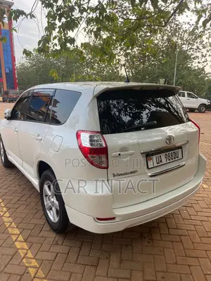 Toyota Vanguard 2009 White