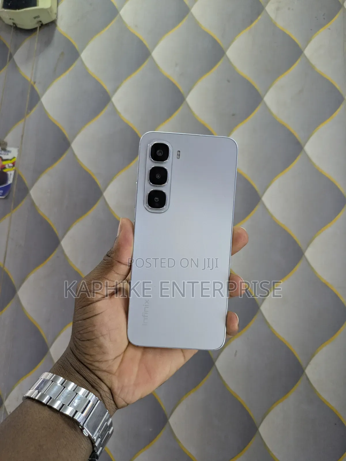 Infinix Hot 60i 256 GB White