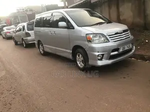 Toyota Noah 2007 Silver