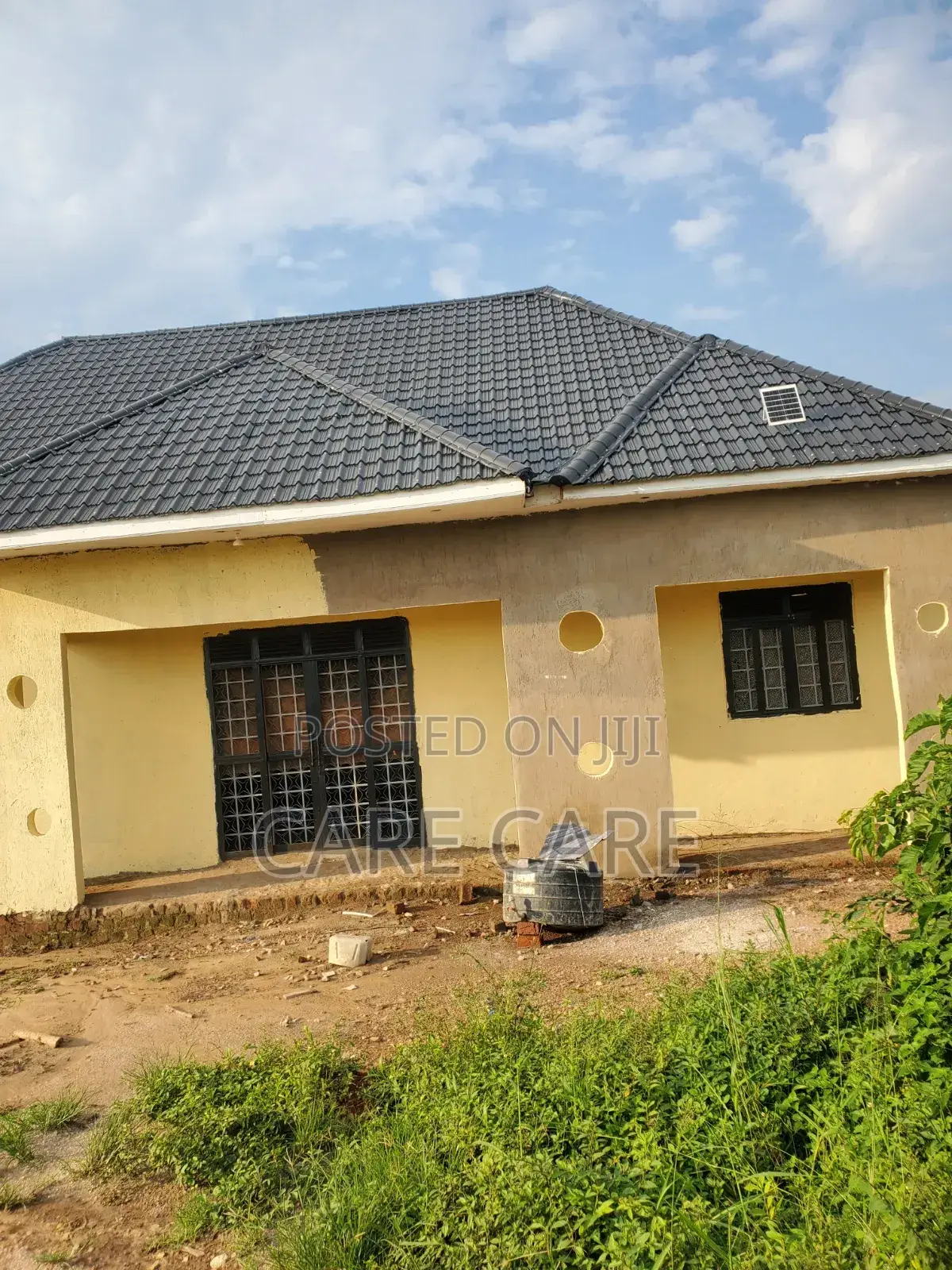 6bdrm Bungalow in Lutisi, Kakiri for sale
