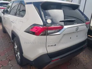 Toyota RAV4 2020 White