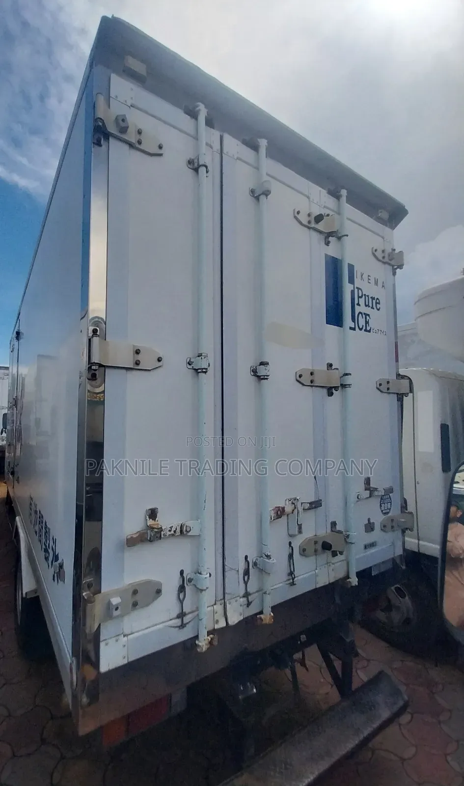 Isuzu Elf Fridge 2005