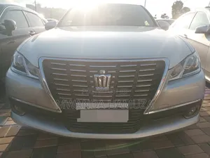 Toyota Crown 2014 Silver