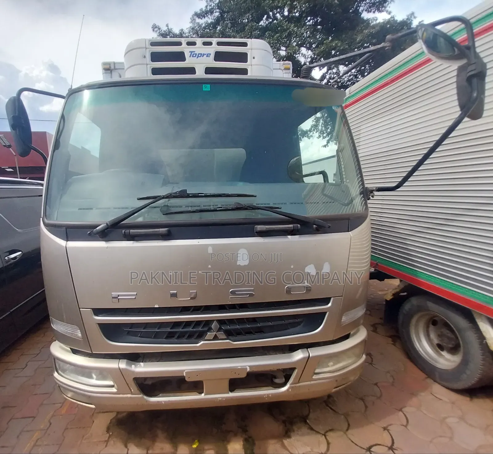 Fuso Fighter Freezer 2012 Silver