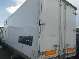 Fuso Fighter Freezer 2012 Silver
