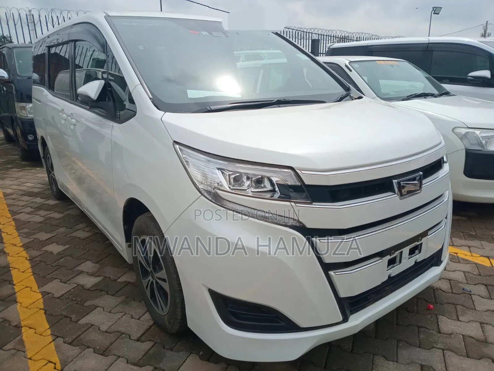 Toyota Noah 2016 White