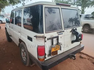Toyota Land Cruiser 2014 White