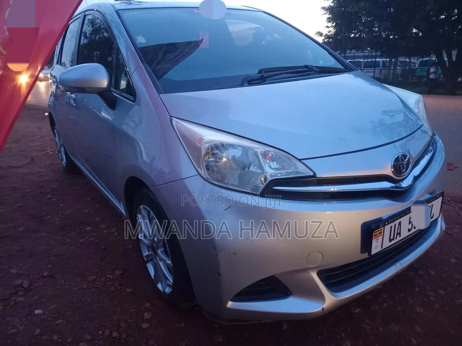 Toyota Ractis 2010 Silver