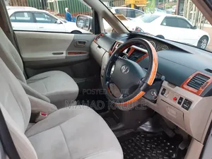 Toyota Noah 2005 Silver