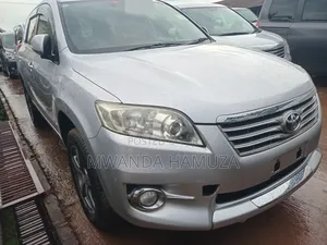 Toyota Vanguard 2012 Silver