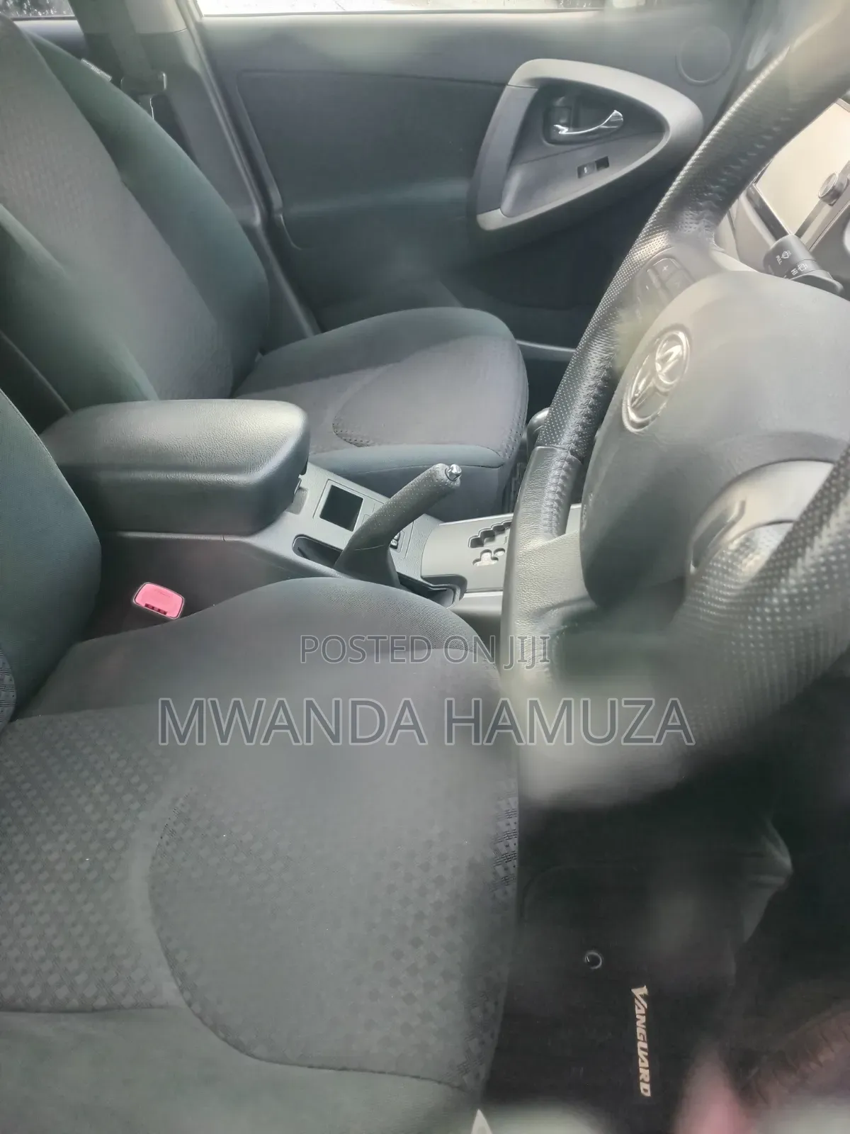 Toyota Vanguard 2012 Silver
