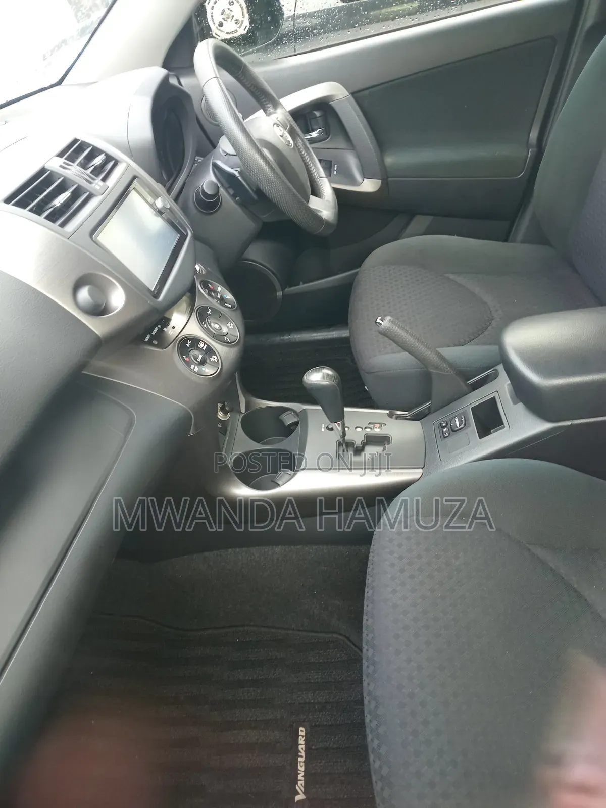 Toyota Vanguard 2012 Silver