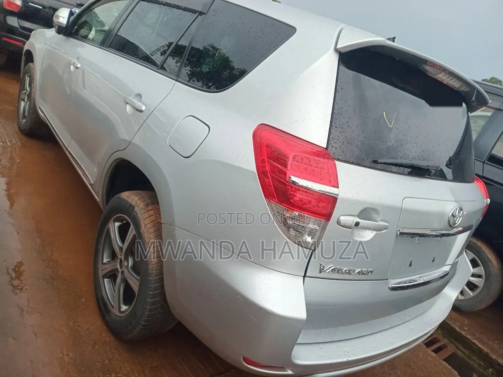Toyota Vanguard 2012 Silver