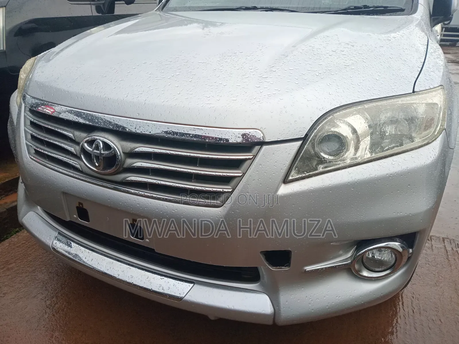 Toyota Vanguard 2012 Silver