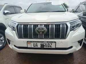 Toyota Land Cruiser Prado 2017 White