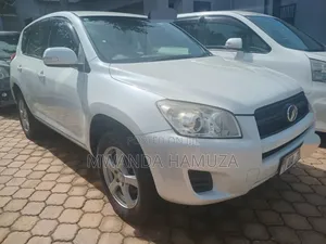 Toyota RAV4 2012 White