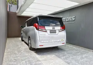 Toyota Alphard 2.5 Petrol FWD 2017 Silver