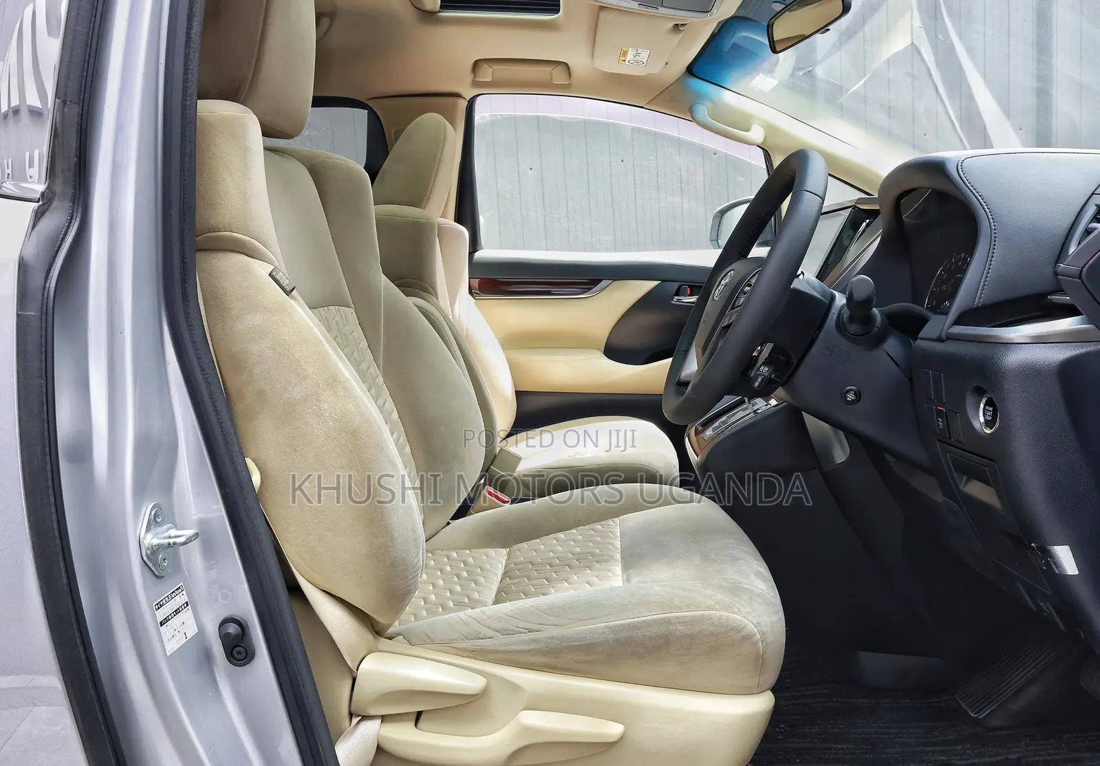 Toyota Alphard 2.5 Petrol FWD 2017 Silver