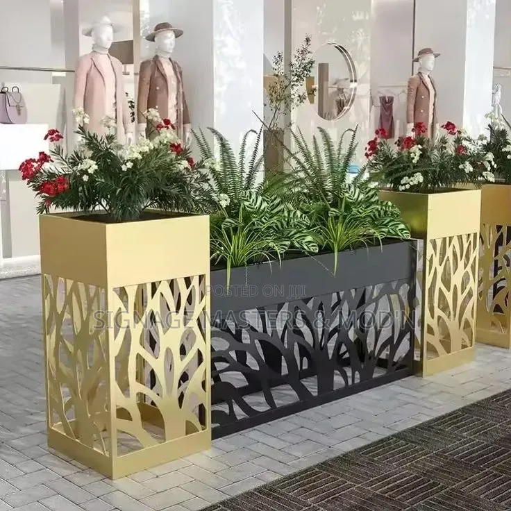Functional Planters With Privacy Screen