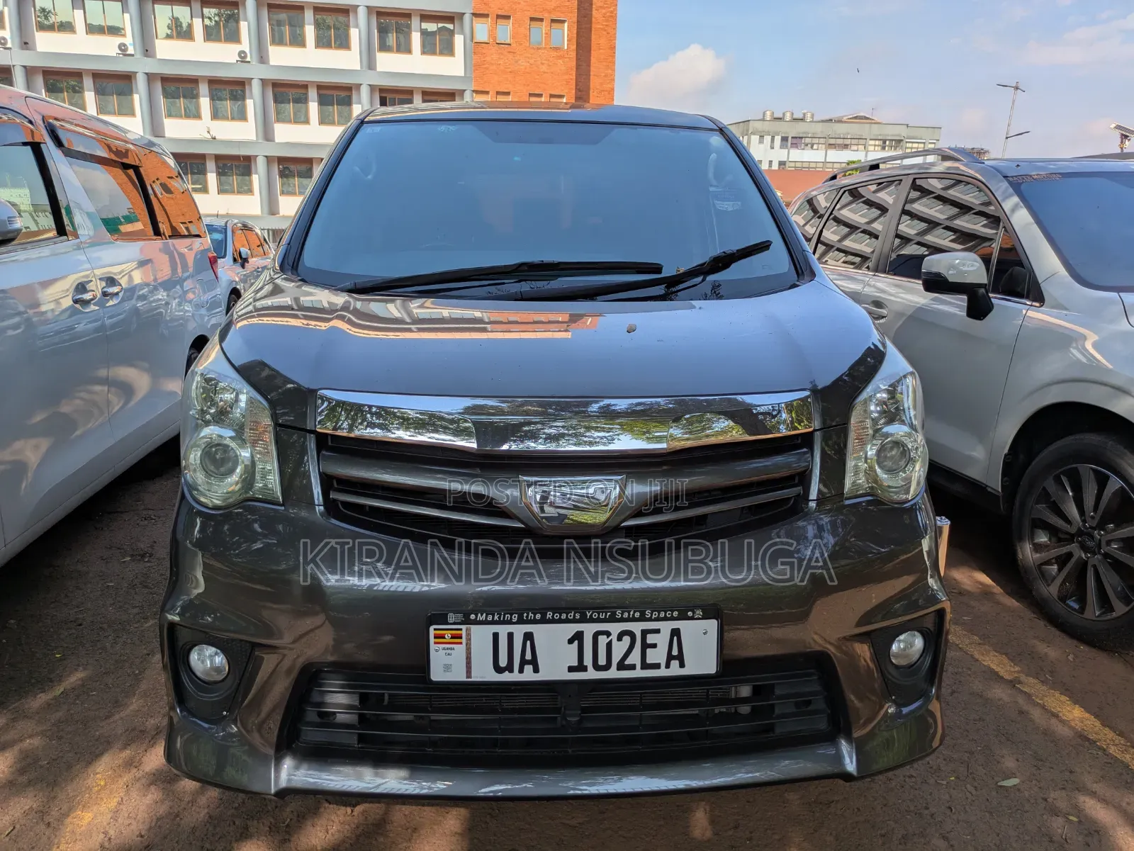 Toyota Noah 2011 Gray