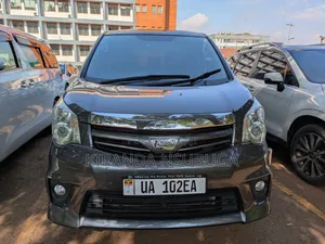 Toyota Noah 2011 Gray
