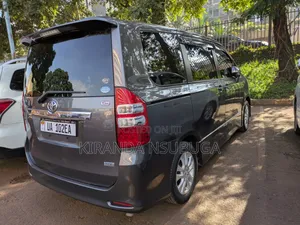 Toyota Noah 2011 Gray