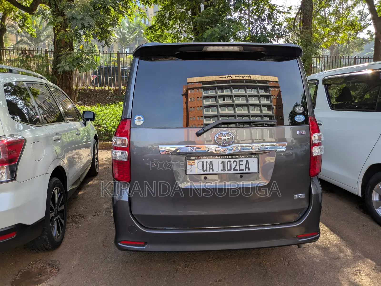 Toyota Noah 2011 Gray