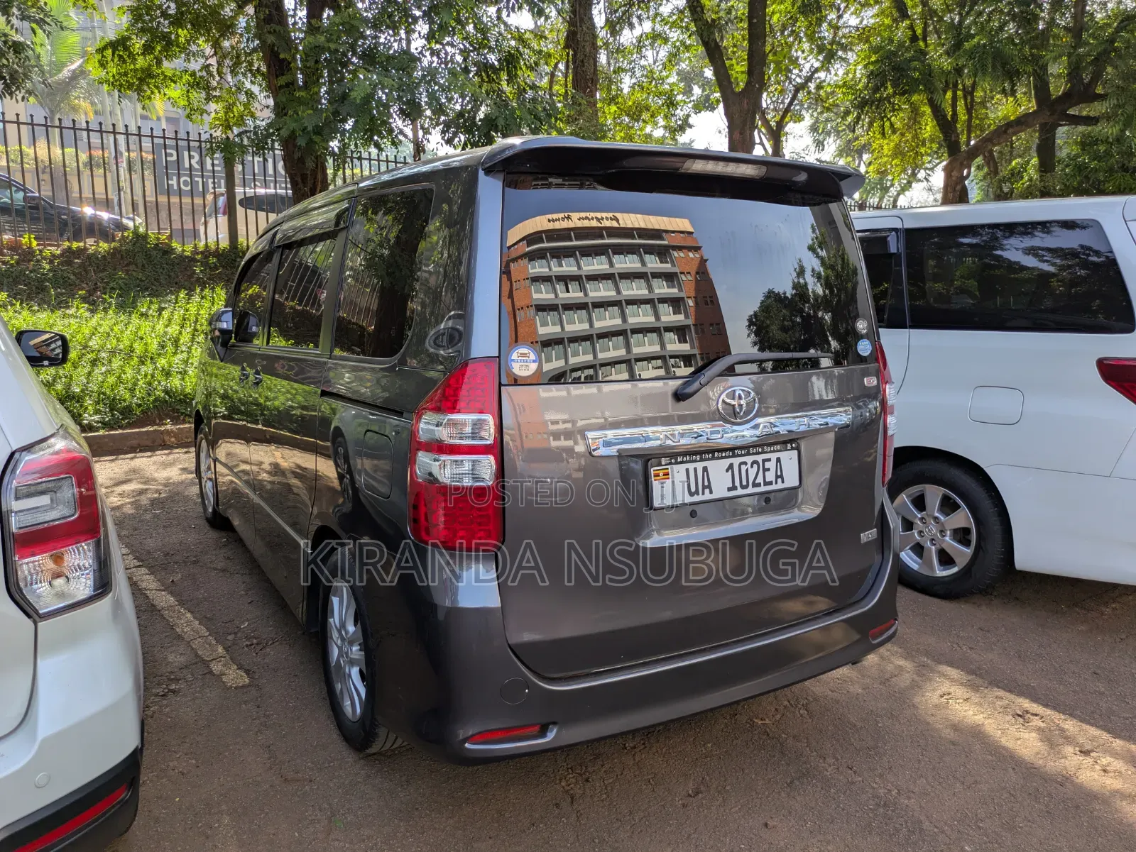 Toyota Noah 2011 Gray