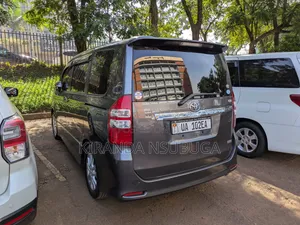 Toyota Noah 2011 Gray