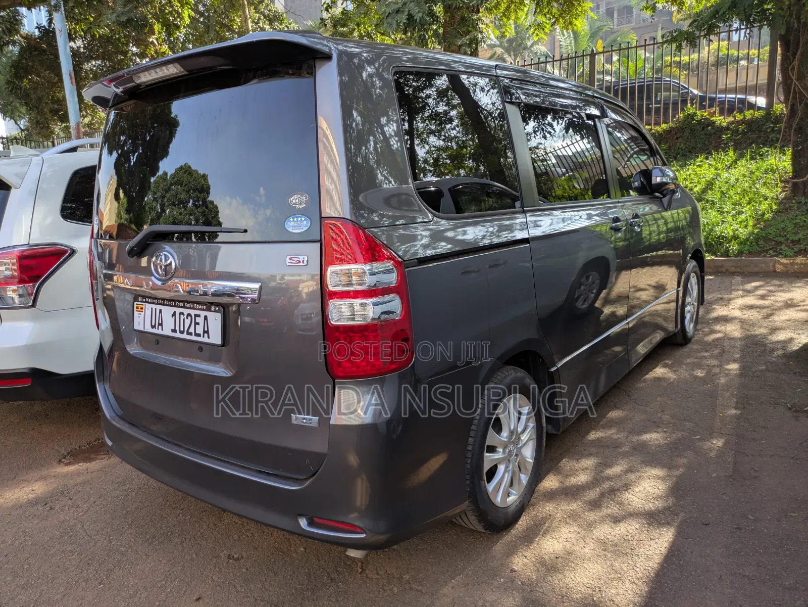 Toyota Noah 2011 Gray