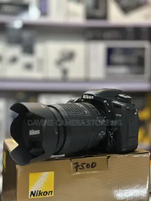 Nikon 7500