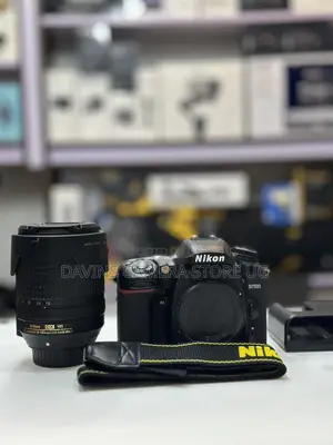 Nikon 7500