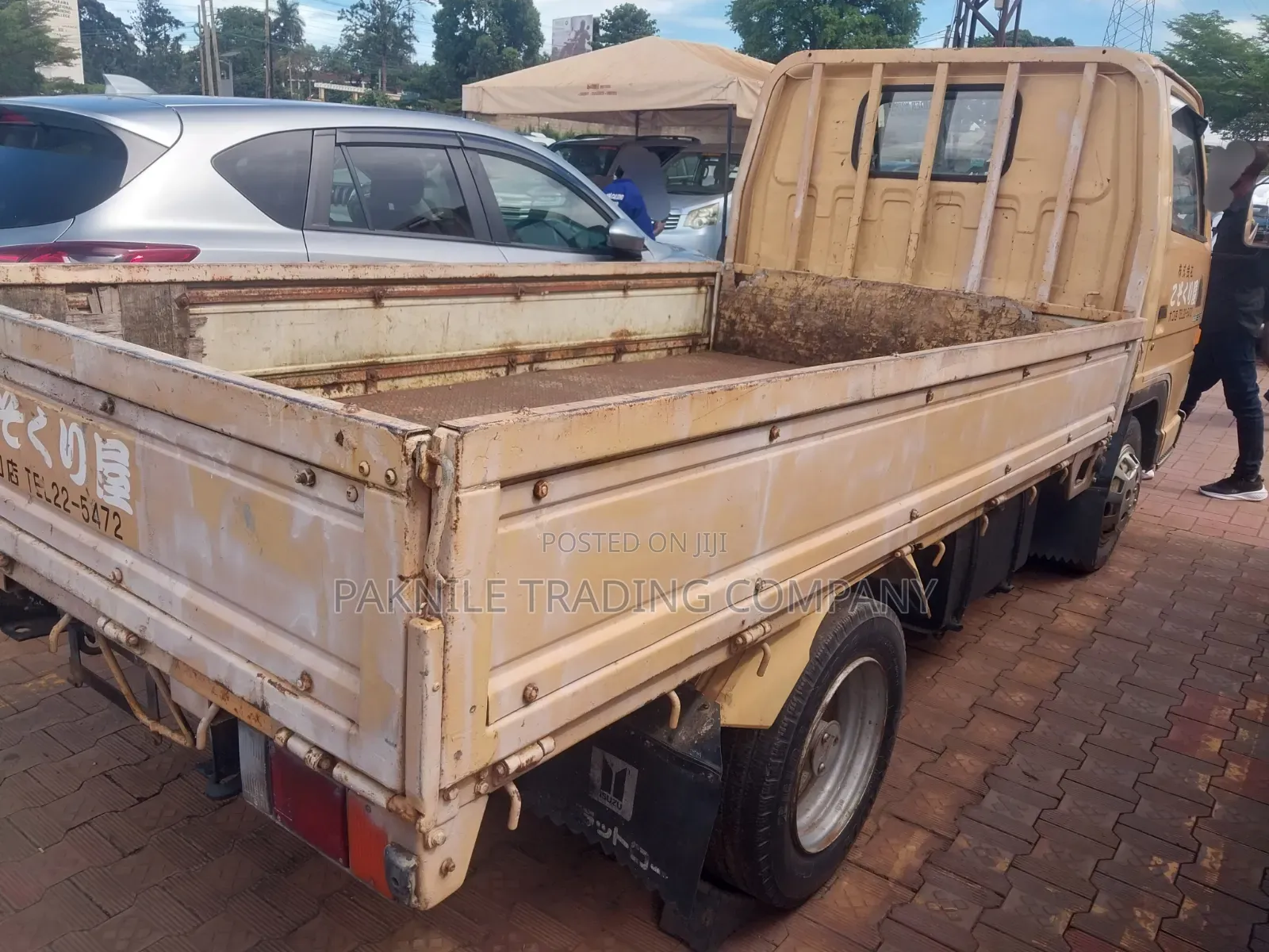 Isuzu Elf 2 Ton Truck