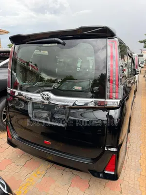 Toyota Noah 2.0 AWD (8 Seater) 2019 Black