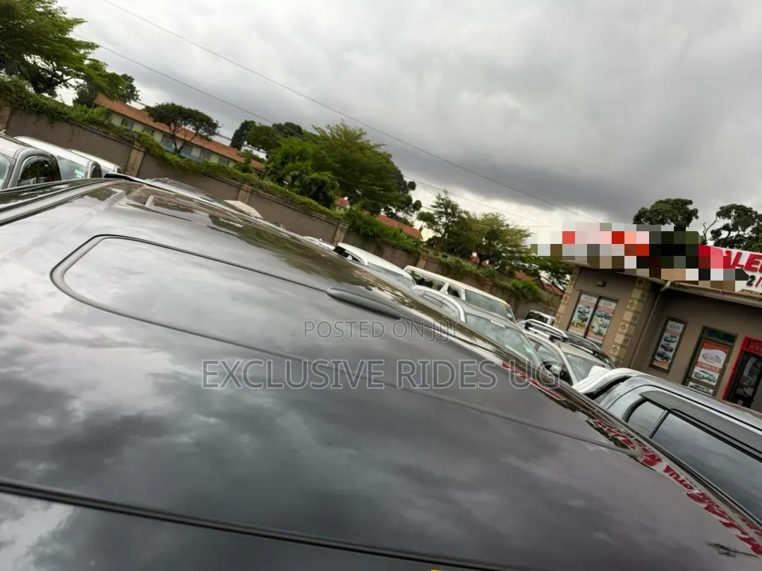Toyota Noah 2.0 AWD (8 Seater) 2019 Black
