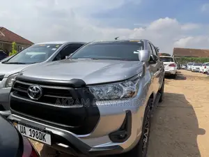Toyota Hilux 2018 Silver