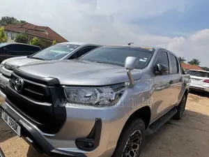 Toyota Hilux 2018 Silver