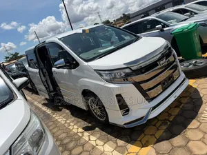 Toyota Noah 2.0 FWD (8 Seater) 2021 White