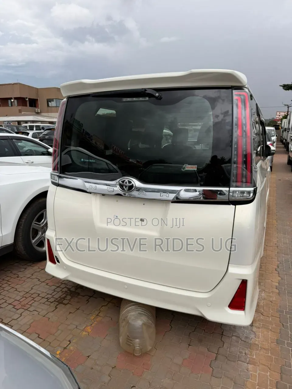 Toyota Noah 2.0 FWD (8 Seater) 2019 White