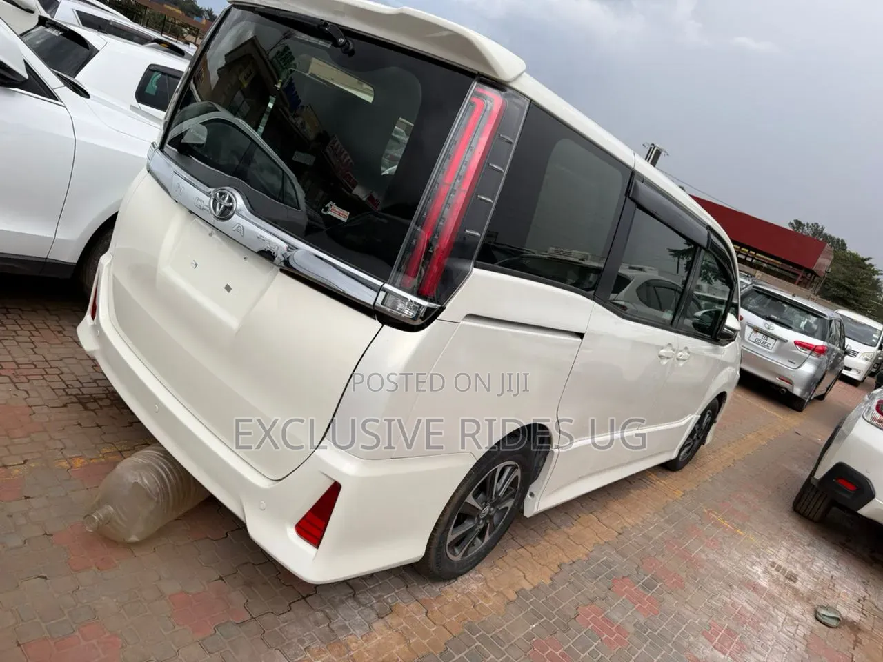 Toyota Noah 2.0 FWD (8 Seater) 2019 White