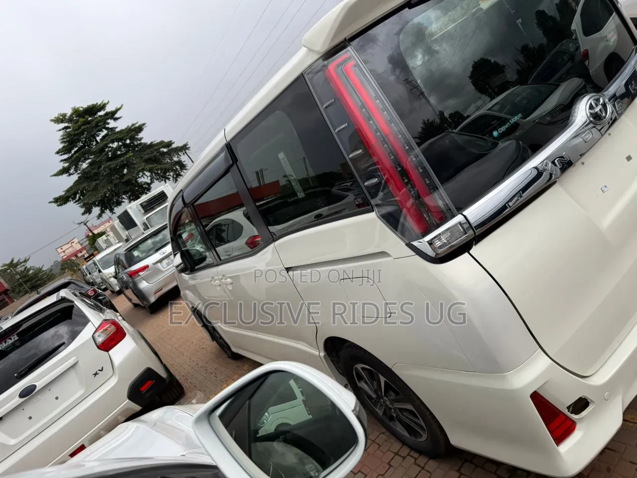Toyota Noah 2.0 FWD (8 Seater) 2019 White