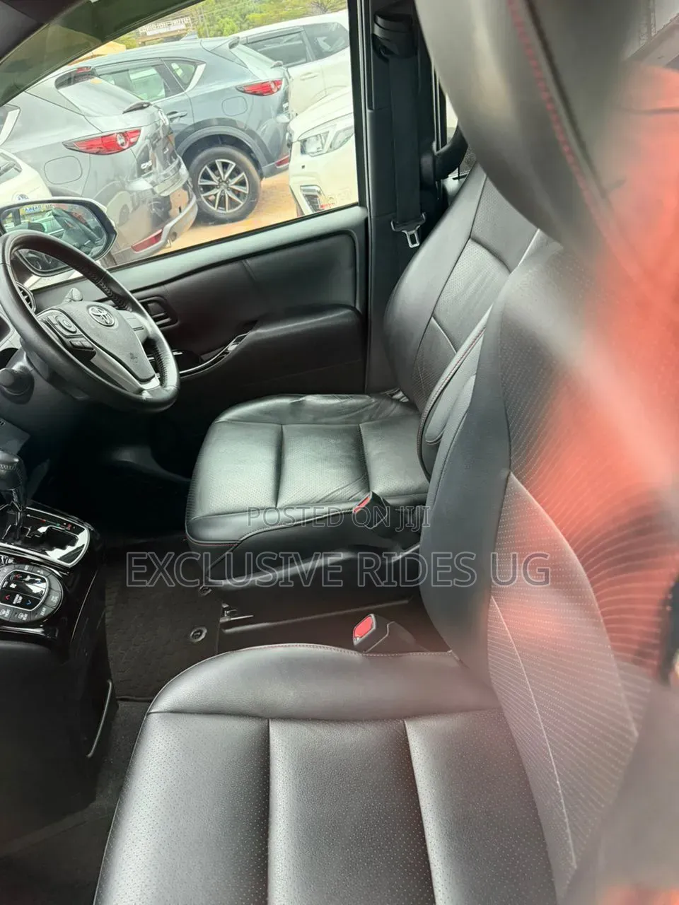Toyota Noah 2.0 FWD (8 Seater) 2019 White