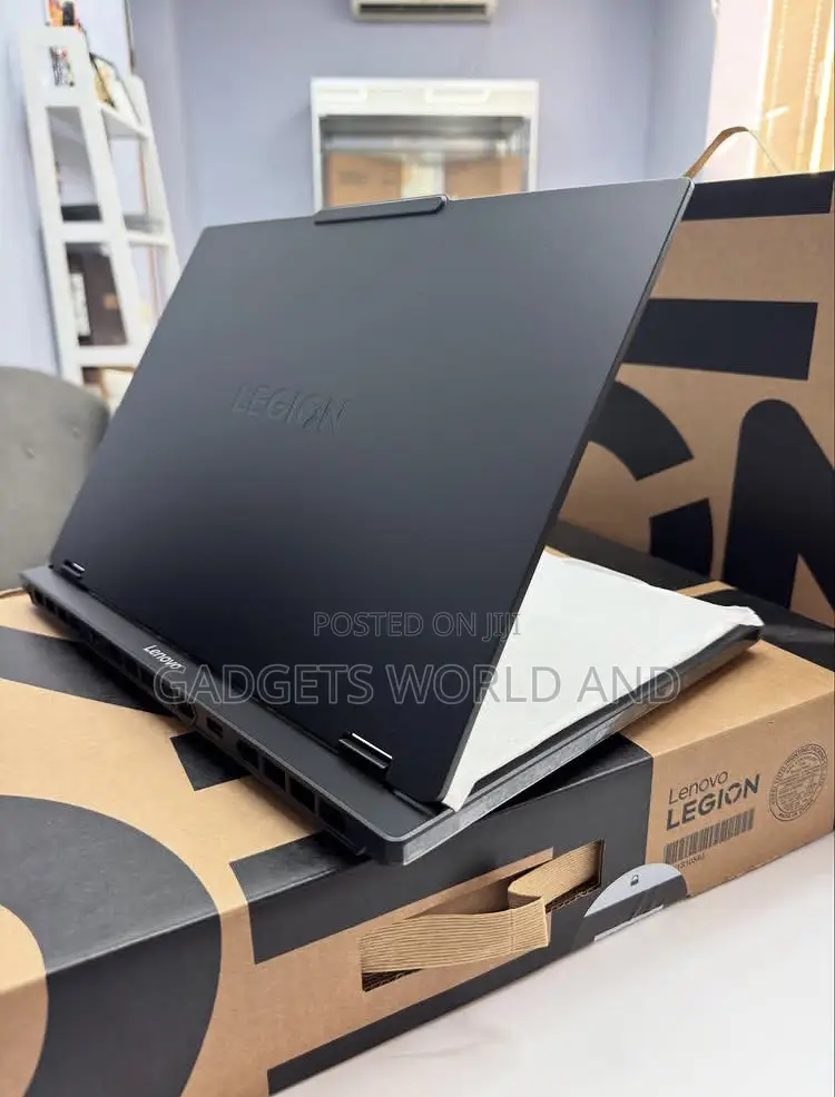 New Laptop Lenovo Legion 5 32GB Intel Core Ultra 9 SSD 1T