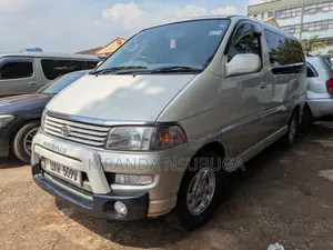 Toyota HiAce 2000 Pearl