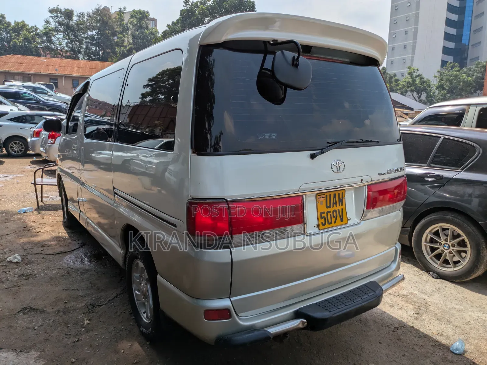 Toyota HiAce 2000 Pearl